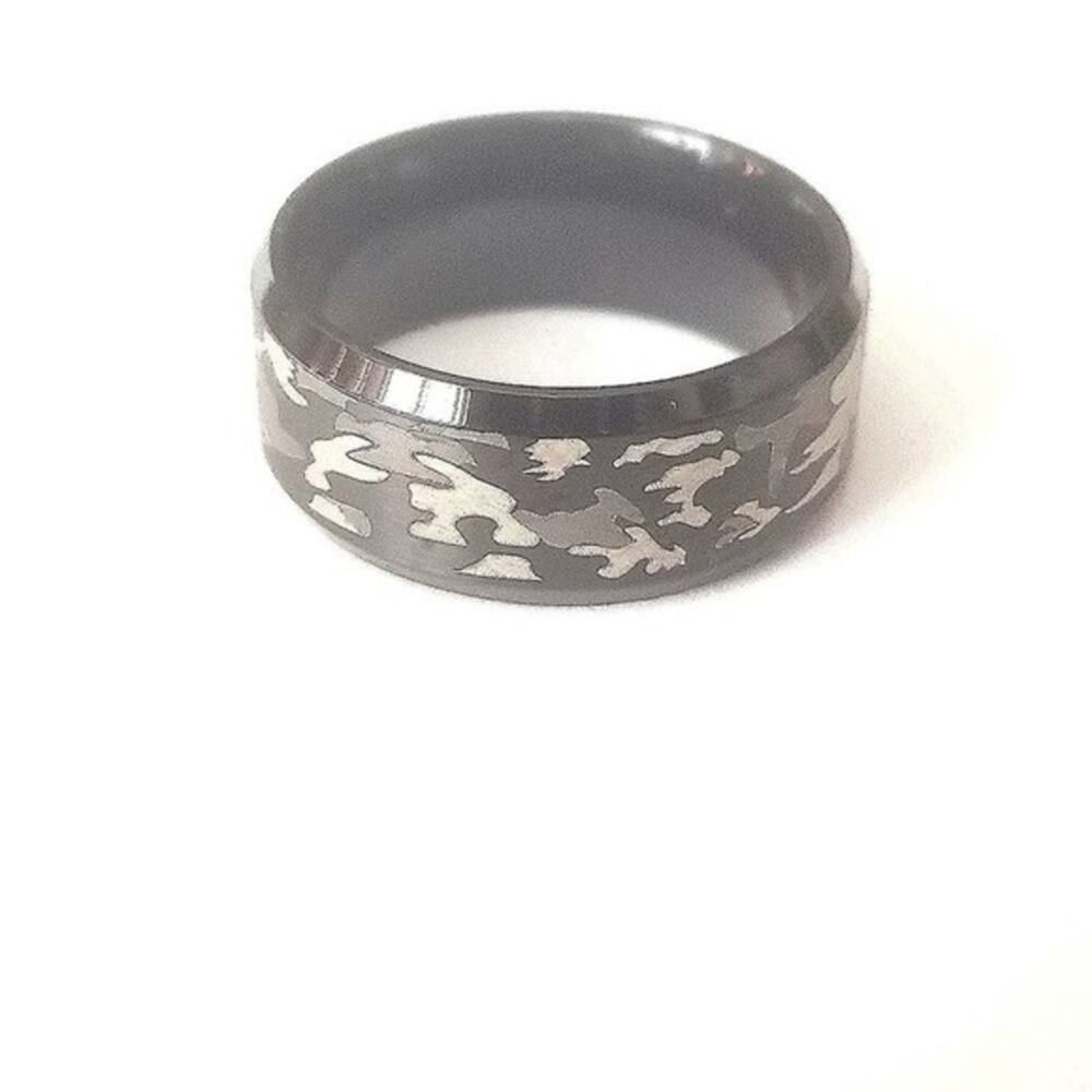 New black camouflage‎ ring 6